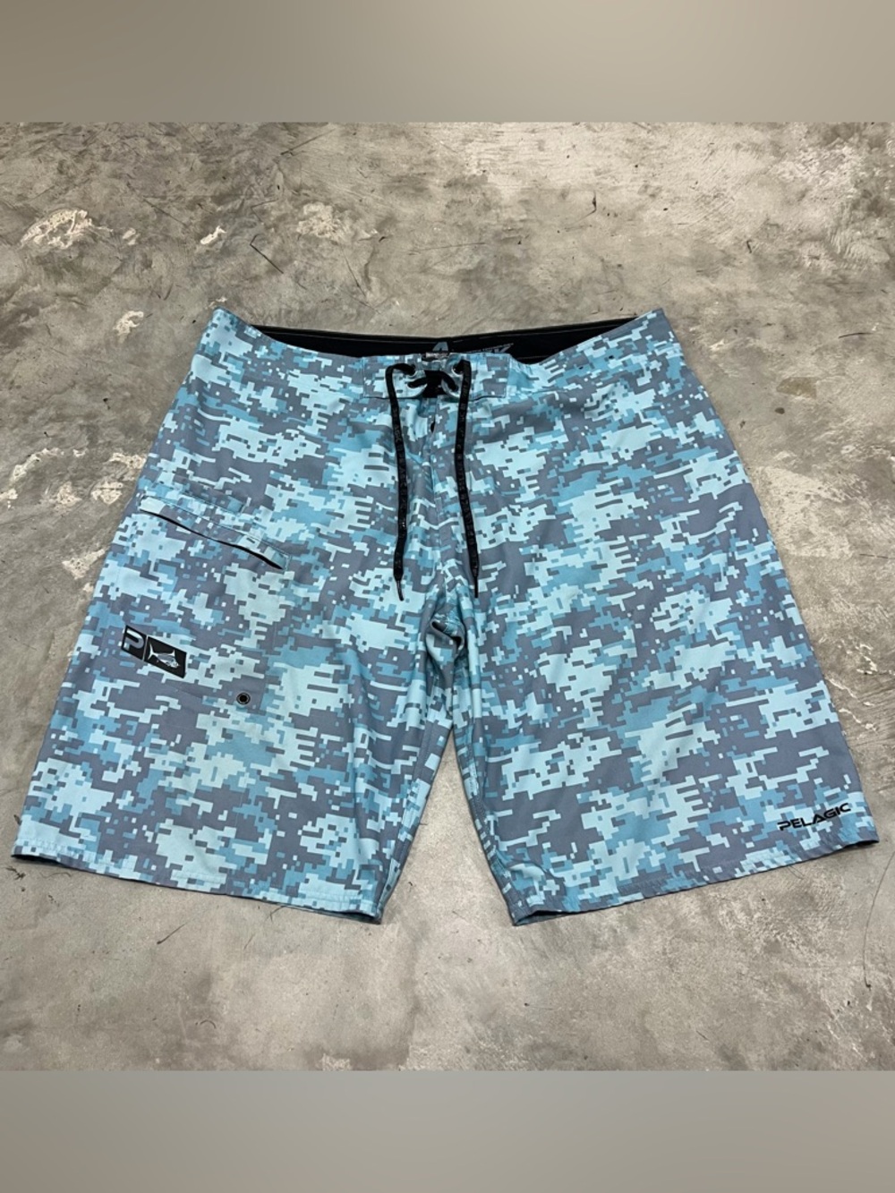Pelagic 4TEK Board Shorts Mens Blue Digital Camo Drawstrings Fishing Size 40